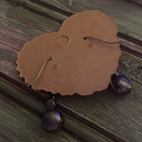 Simple black stone dangle earrings - Picture 2 of 2